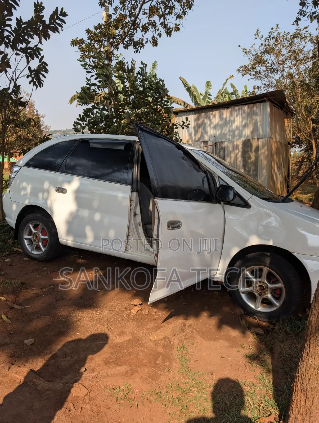 Toyota Nadia 2.0 135hp FWD 2003 White