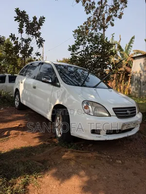 Toyota Nadia 2.0 135hp FWD 2003 White