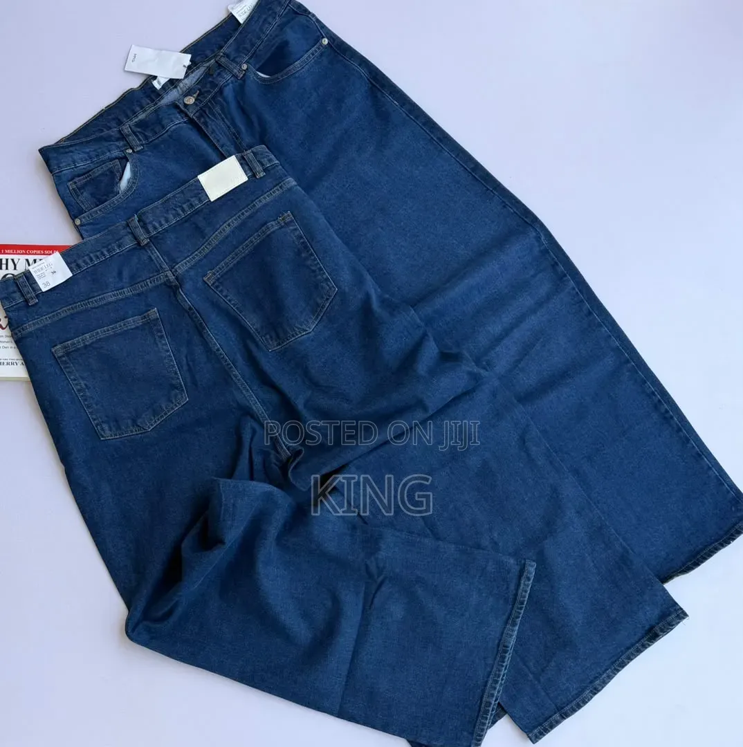Wide-Leg Denim Jeans in Dark Blue and Black