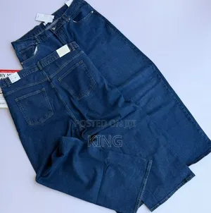 Wide-Leg Denim Jeans in Dark Blue and Black