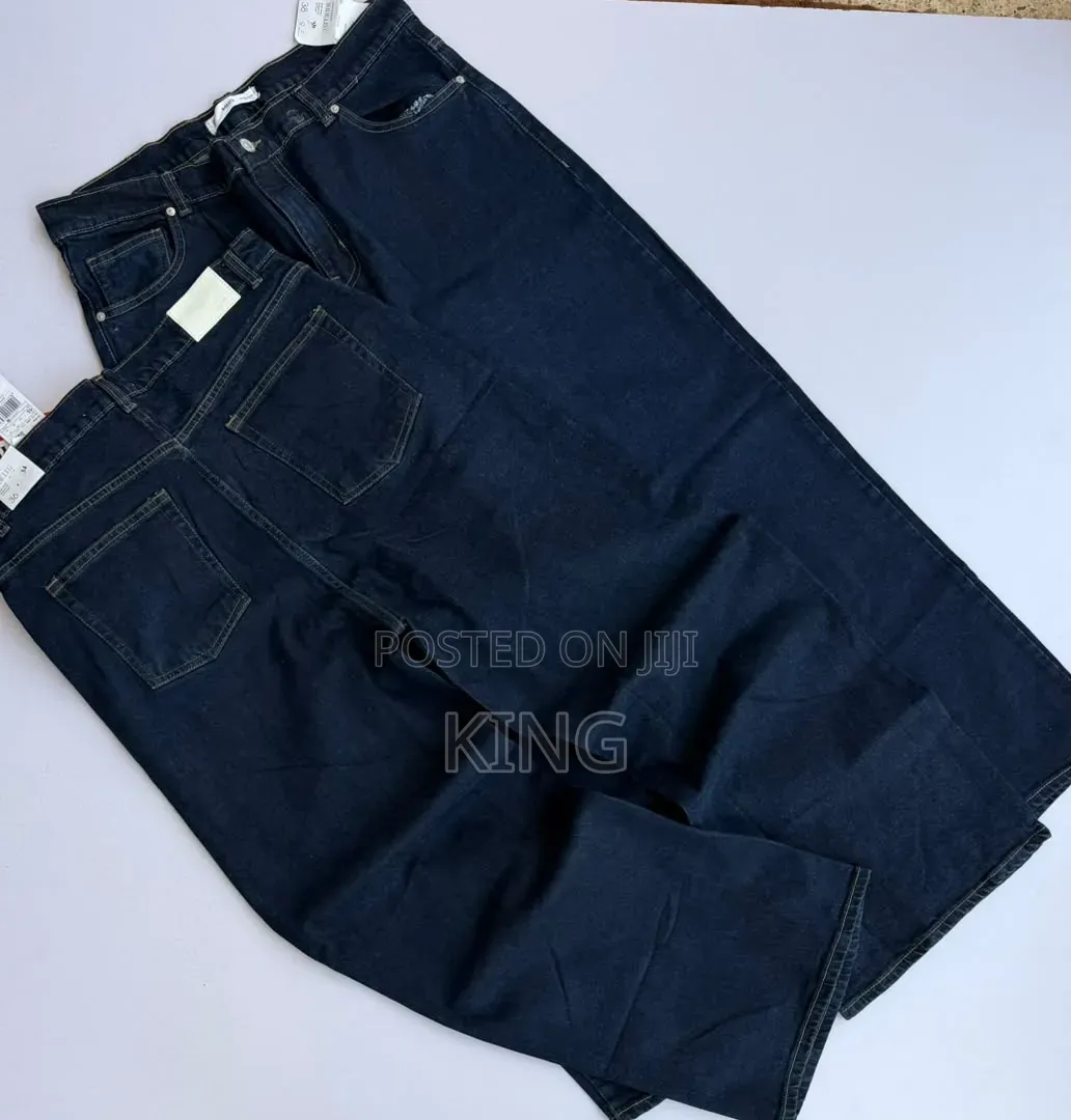 Wide-Leg Denim Jeans in Dark Blue and Black