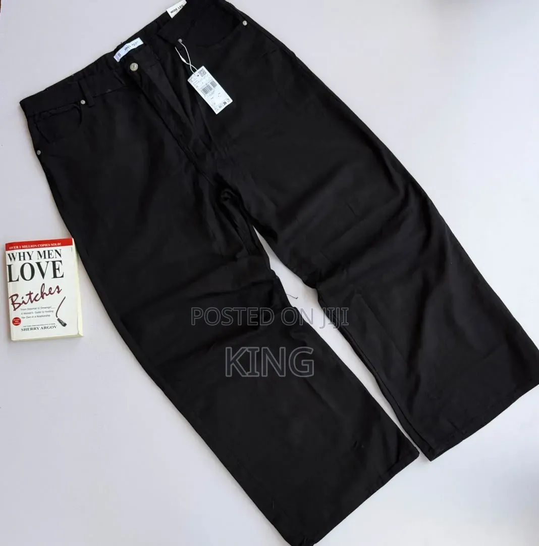 Wide-Leg Denim Jeans in Dark Blue and Black