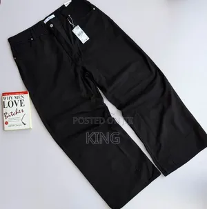 Wide-Leg Denim Jeans in Dark Blue and Black