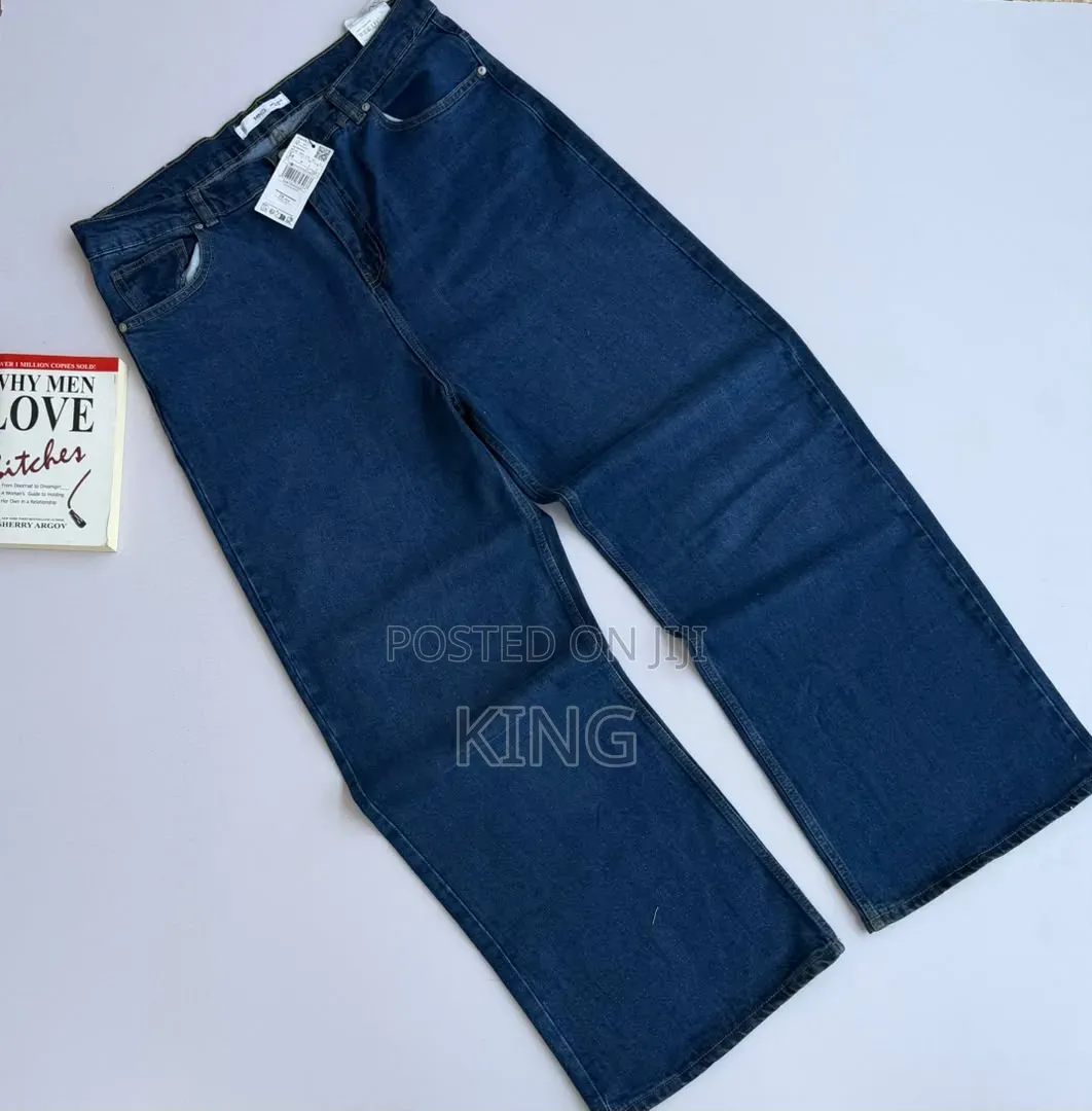 Wide-Leg Denim Jeans in Dark Blue and Black