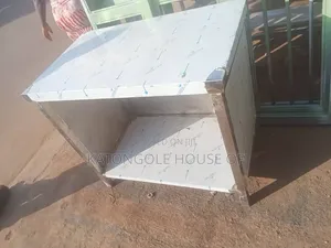 Stainless Working Table With Cover