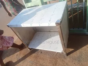 Stainless Working Table With Cover