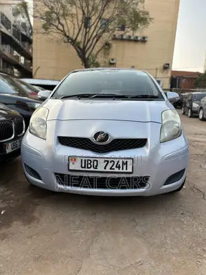 Toyota Vitz 2011 Gray