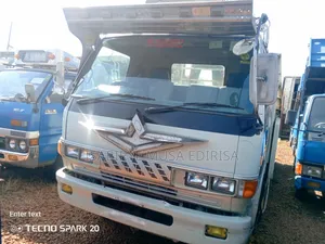 Hino Low Bed