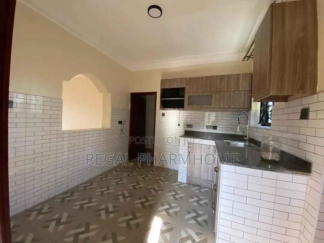 3bdrm Apartment in Kololo, Central Division for rent