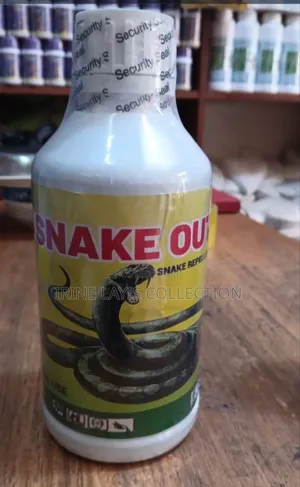 1ltr of Snake Out Chemical
