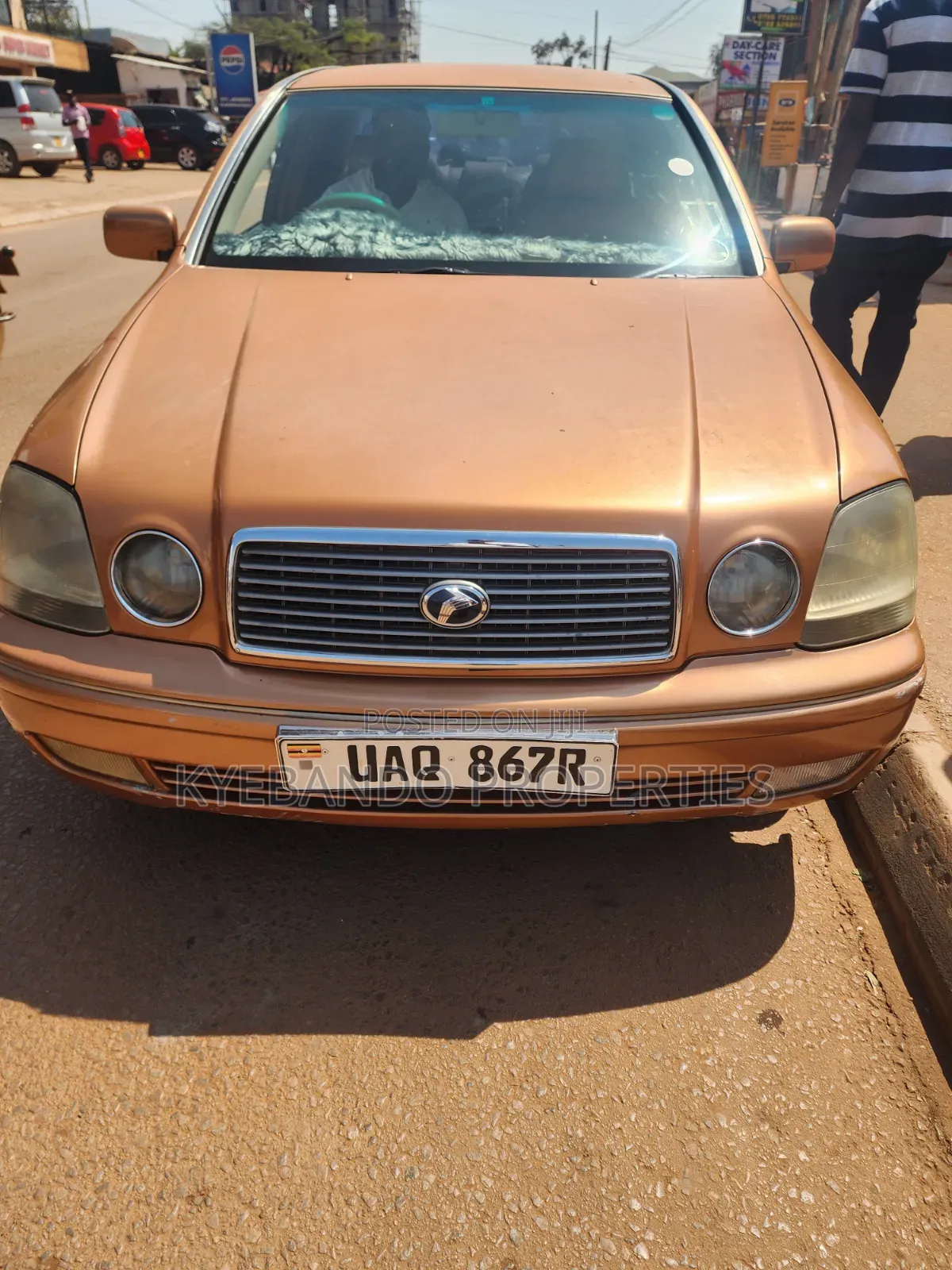 Toyota Progress 2000 Brown