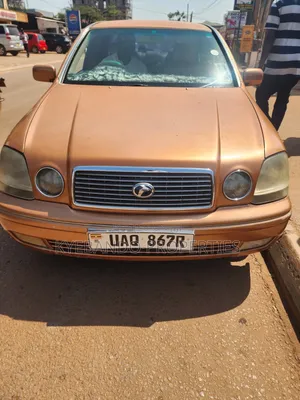 Toyota Progress 2000 Brown