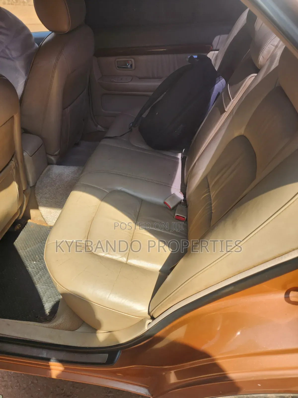 Toyota Progress 2000 Brown