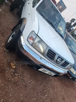 Nissan Hardbody 2003 Silver