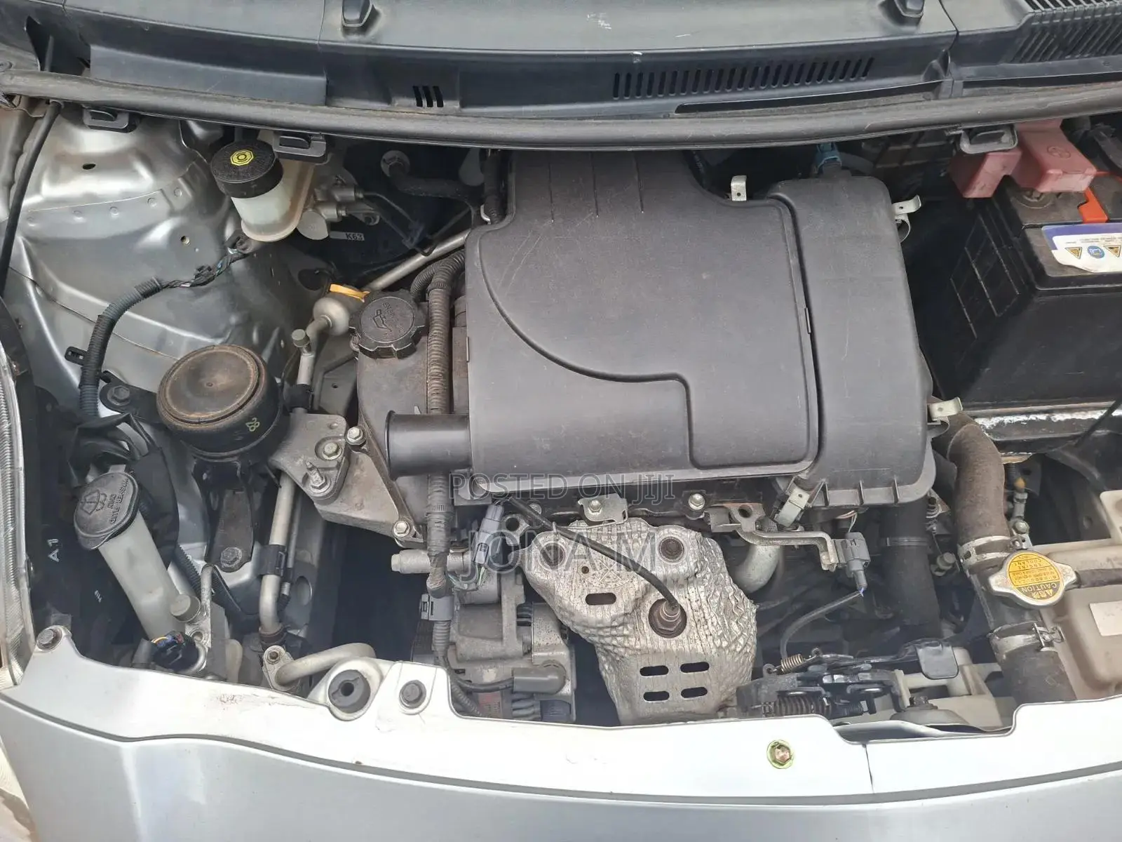 Toyota Vitz 2009 Silver