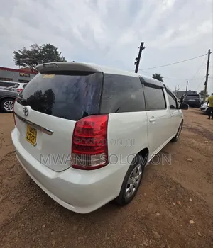 Toyota Wish 2011 White