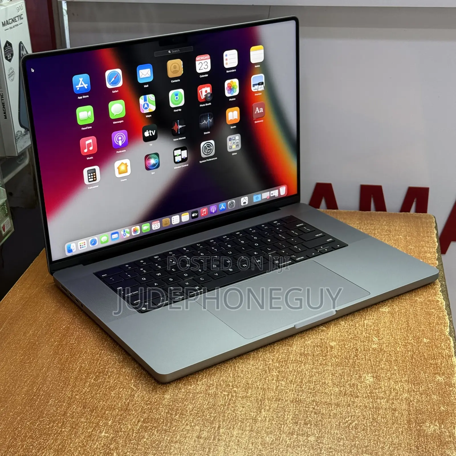 Laptop Apple MacBook Pro 2021 M1 32GB Apple M1 Pro SSD 1T