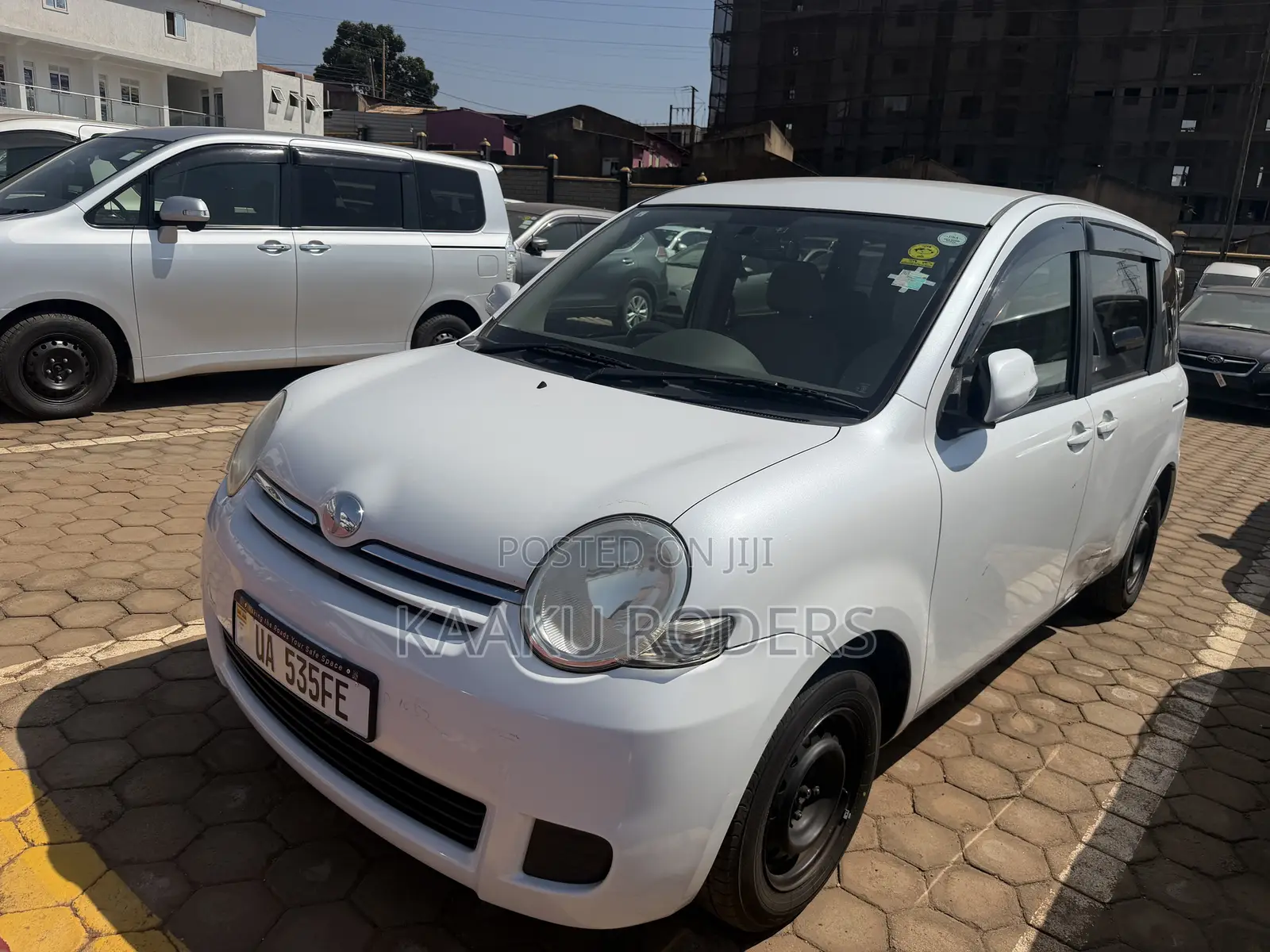 Toyota Sienta 2012 White