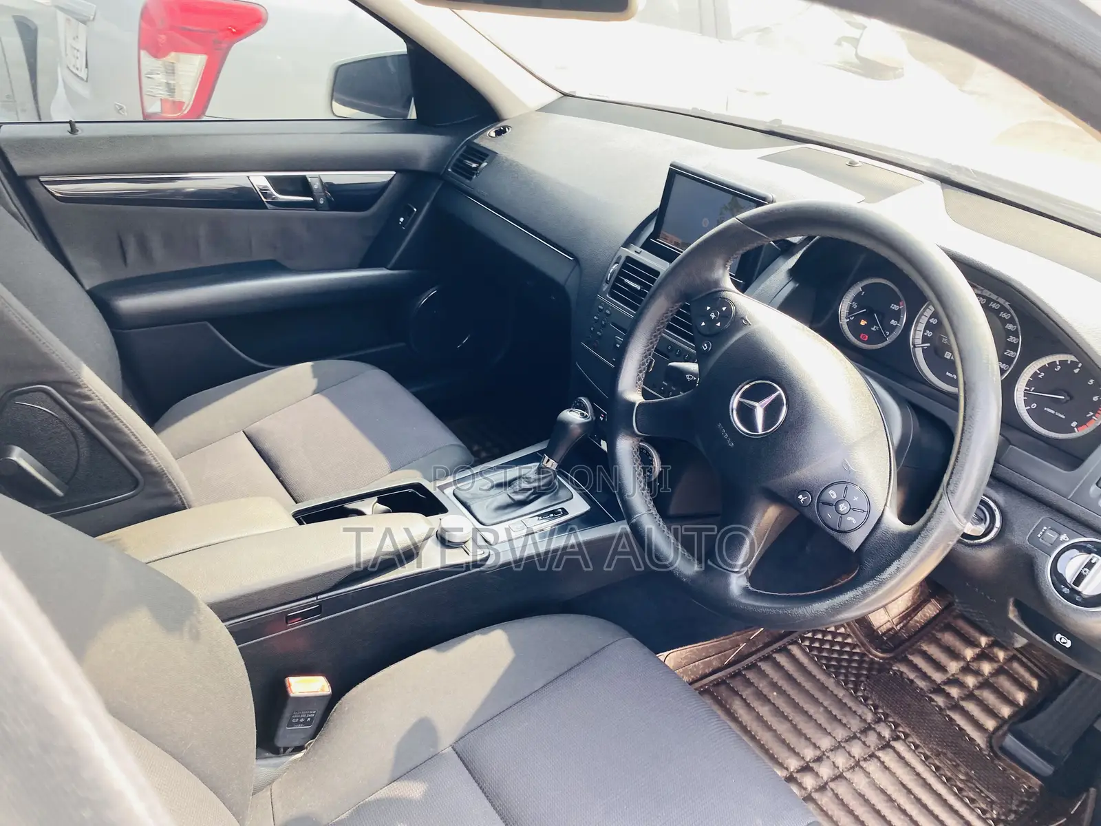 Mercedes-Benz C200 2009 White