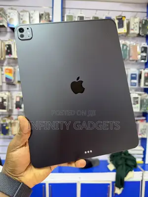 Apple iPad Pro 13 (2025) 256 GB Black