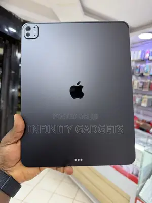 Apple iPad Pro 13 (2025) 256 GB Black