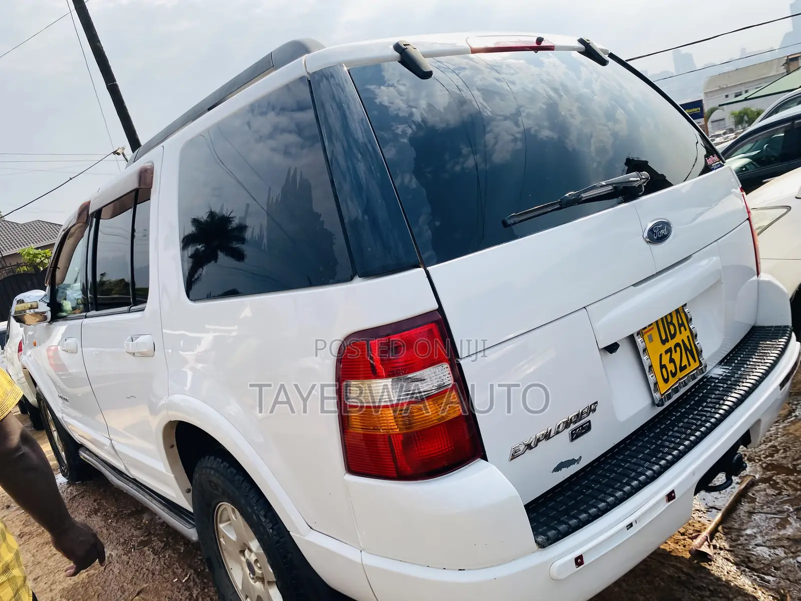Ford Explorer 2005 White