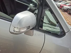 Toyota Noah 2010 Silver