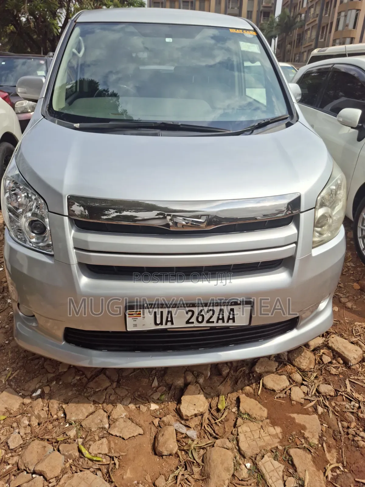 Toyota Noah 2010 Silver