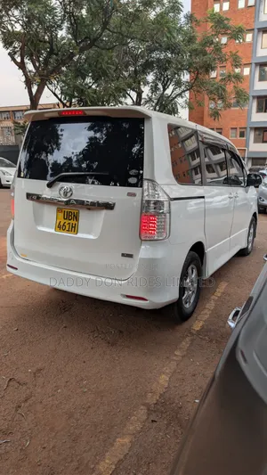 Toyota Noah 2008 White