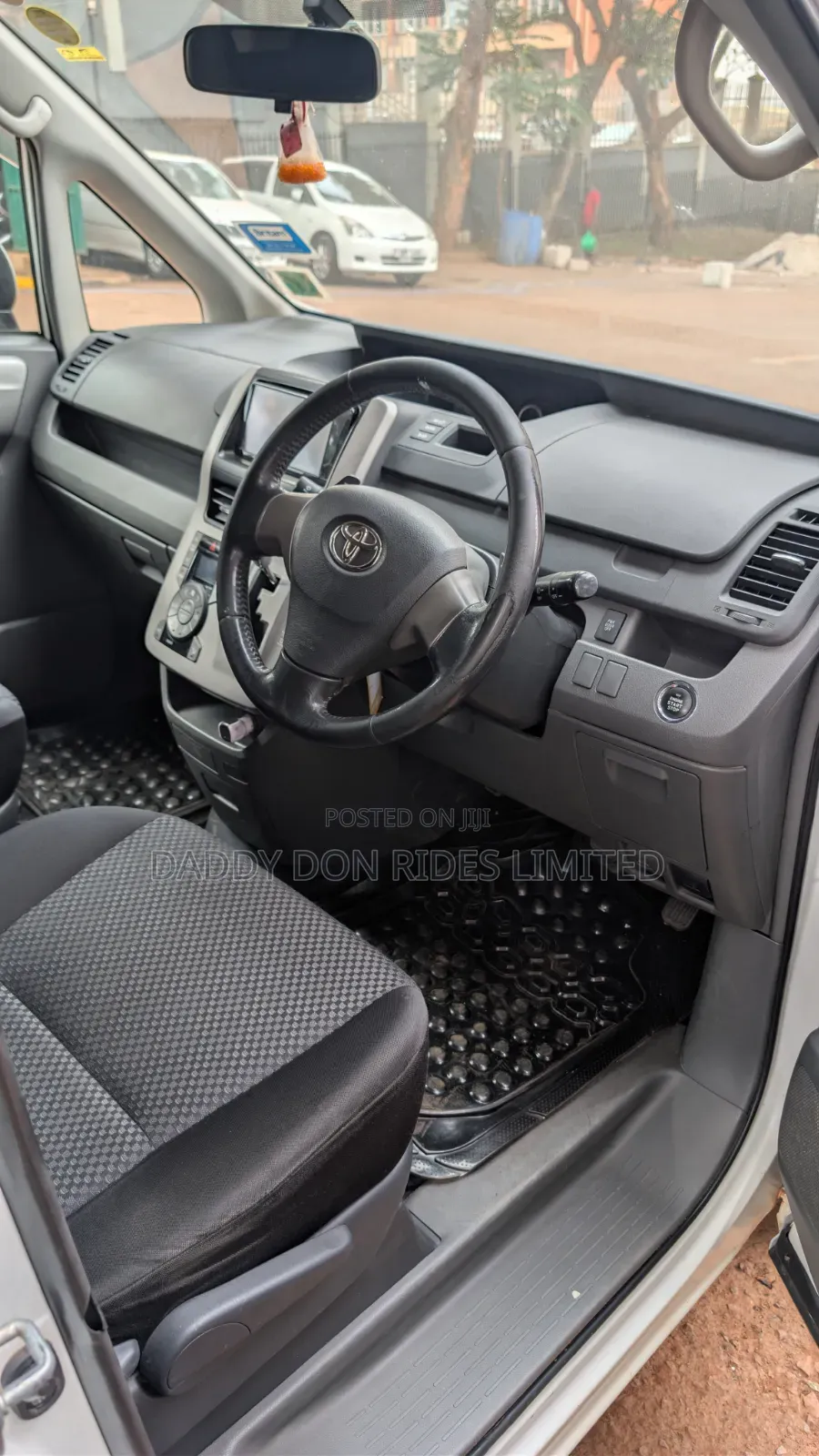 Toyota Noah 2008 White