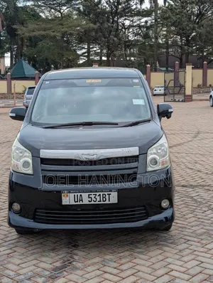 Toyota Noah 2009 Silver