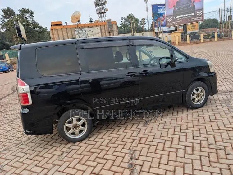 Toyota Noah 2009 Black