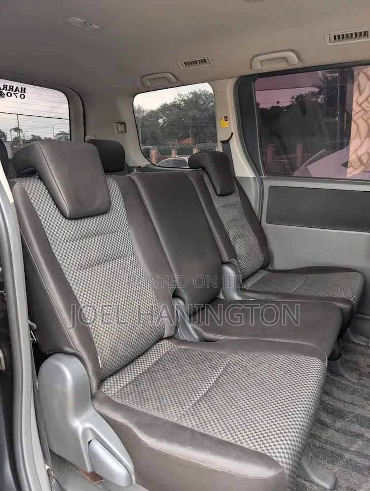 Toyota Noah 2009 Black