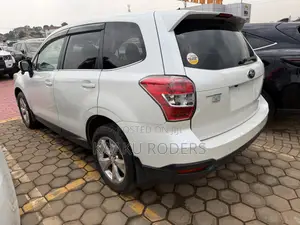 Subaru Forester 2.0XT Premium 4dr SUV AWD (2.0L 4cyl Turbo CVT) 2014