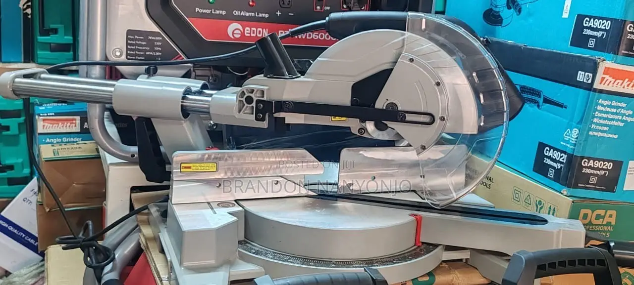 Sliding Mitre Saw