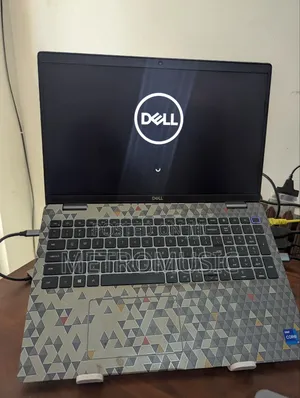 Laptop Dell Precision 3560 16GB Intel Core i7 SSD 512GB