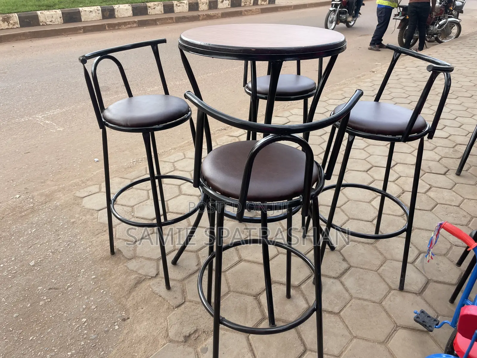 Dark Chocolate Bar Stool Set