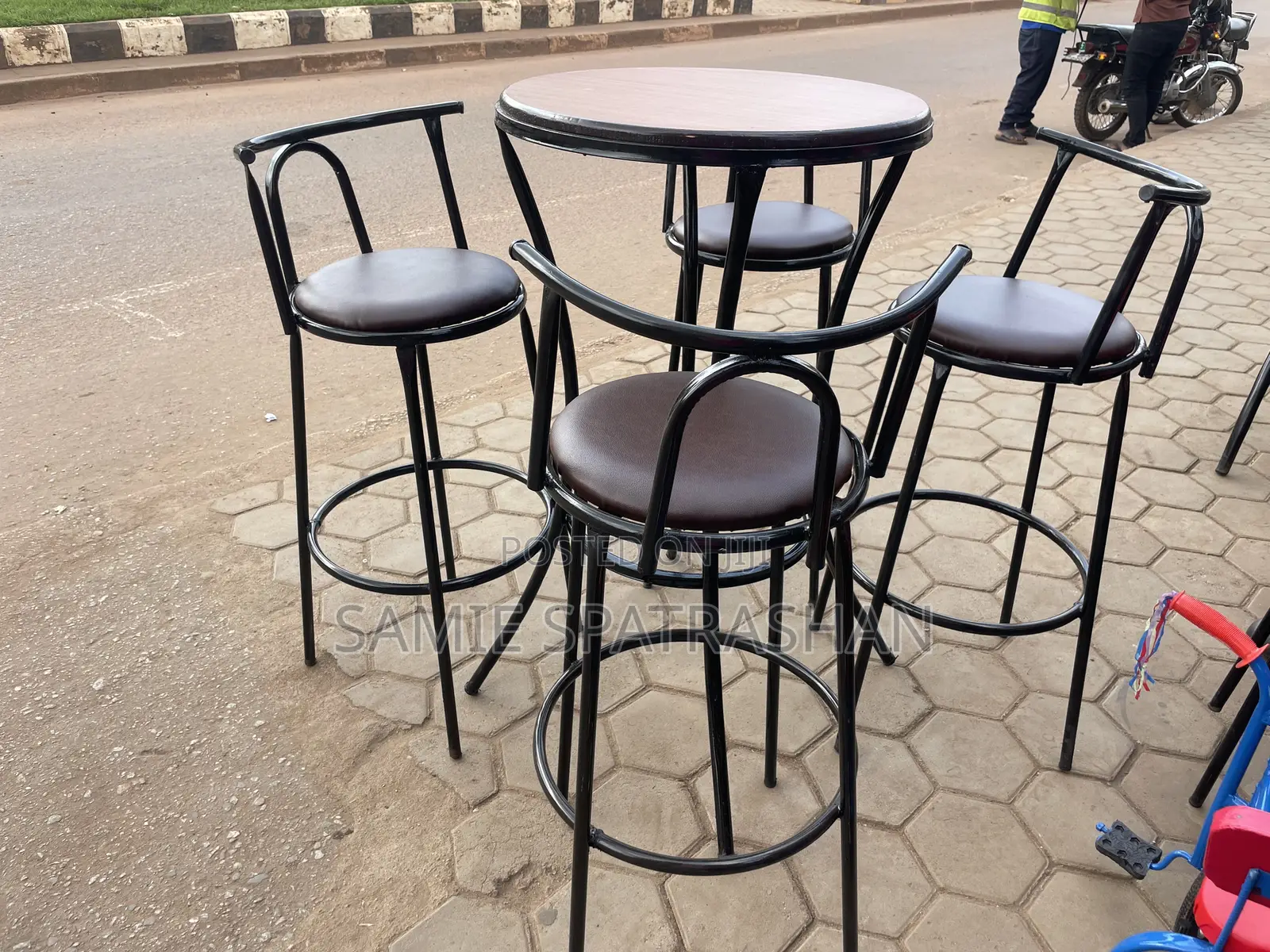Dark Chocolate Bar Stool Set
