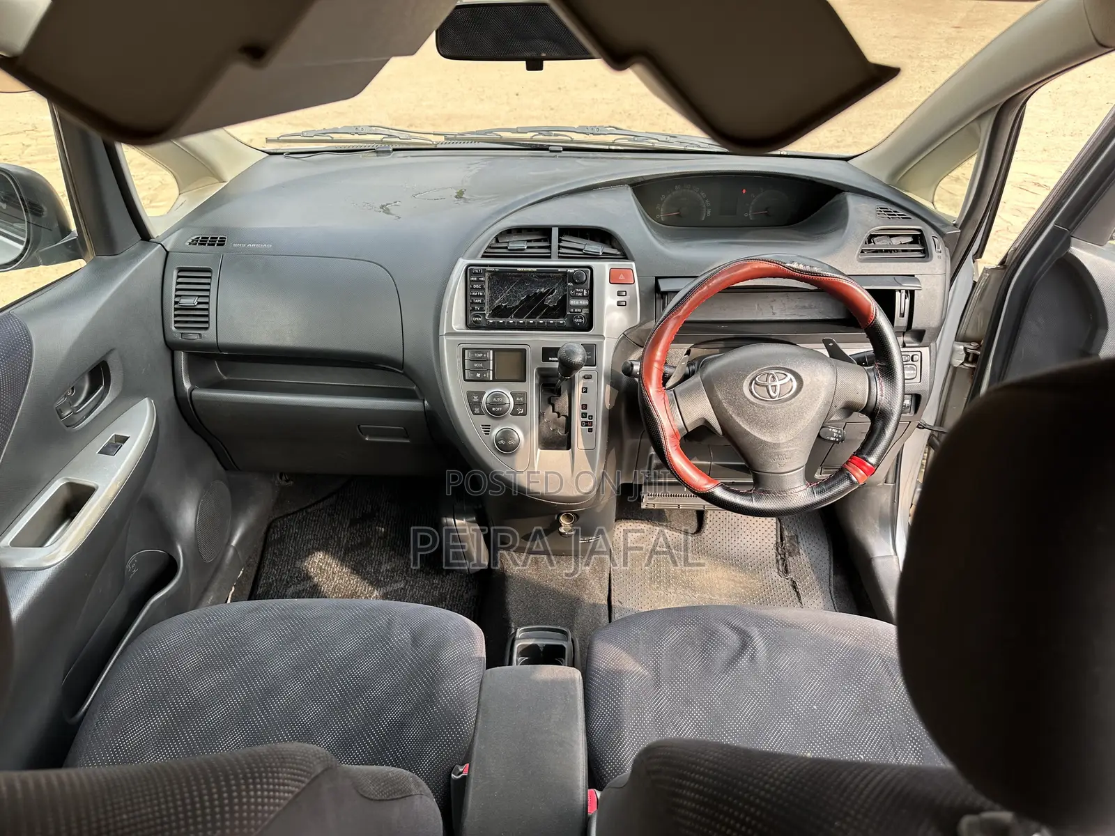 Toyota Ractis 1.5 AWD 2010 Silver
