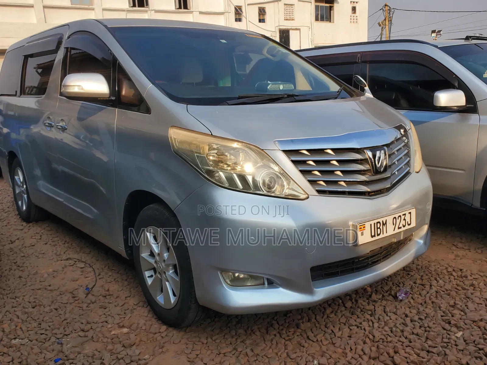 Toyota Alphard 2010 Silver