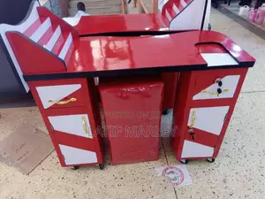 Nail Table