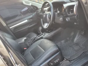 Toyota Hilux 2016 Green