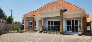 4bdrm Bungalow in Ssisa for sale