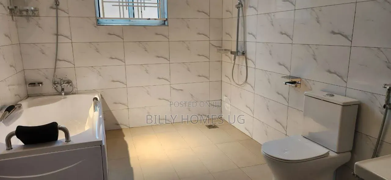 4bdrm Bungalow in Ssisa for sale
