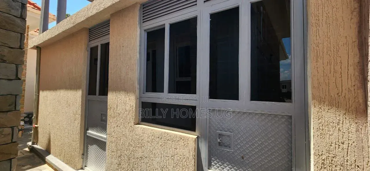 4bdrm Bungalow in Ssisa for sale