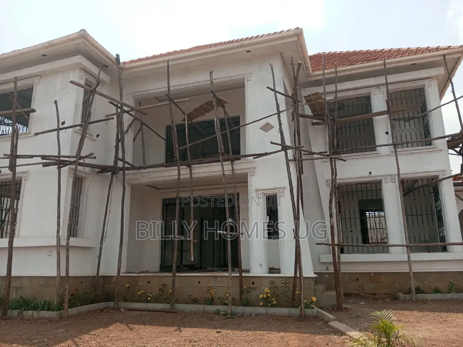 5bdrm Mansion in Ssabagabo-Makindye for sale