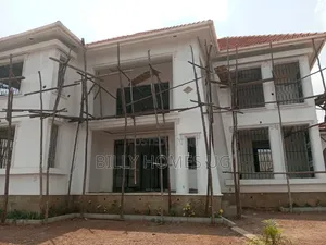 5bdrm Mansion in Ssabagabo-Makindye for sale