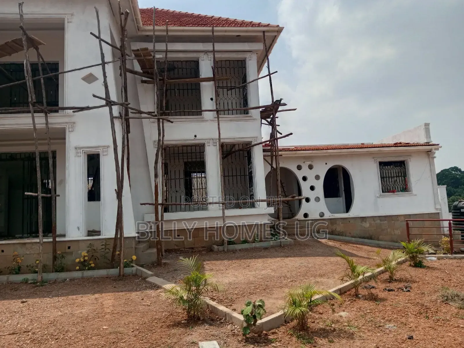 5bdrm Mansion in Ssabagabo-Makindye for sale