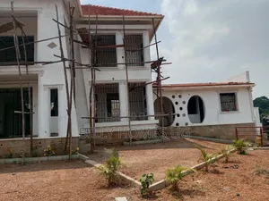 5bdrm Mansion in Ssabagabo-Makindye for sale