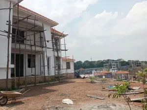 5bdrm Mansion in Ssabagabo-Makindye for sale